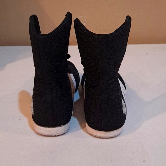 RXN kids boxing shoes, size 5 - Picture 3 of 6